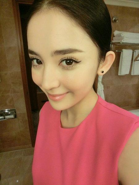 女星黑历史不堪回首：张馨予坐台照倪妮有心机