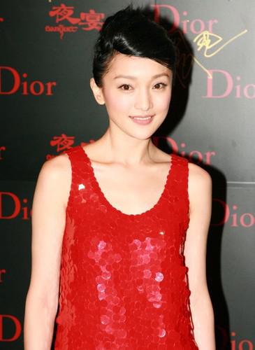 女星黑历史不堪回首：张馨予坐台照倪妮有心机