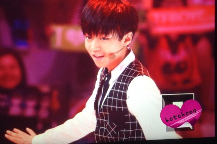 00后都有绯闻了：TFBOYS王俊凯女友曝光有夫妻相