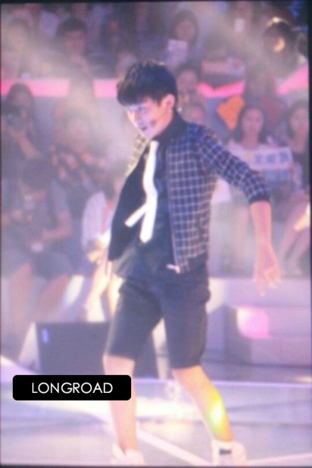 00后都有绯闻了：TFBOYS王俊凯女友曝光有夫妻相