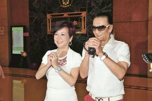 图揭分手仍是朋友的明星