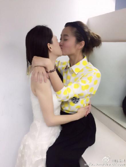 陈乔恩舌吻同性好友 盘点女星大尺度热吻照