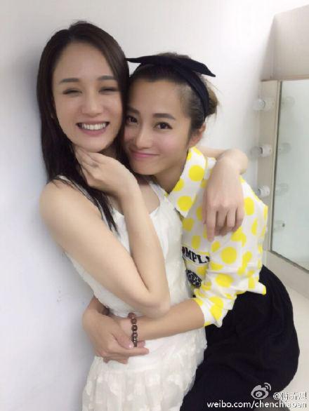 陈乔恩舌吻同性好友 盘点女星大尺度热吻照