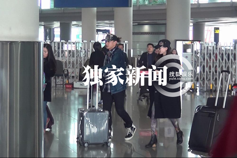 吴奇隆刘诗诗恩爱返京 忙工作分别离开