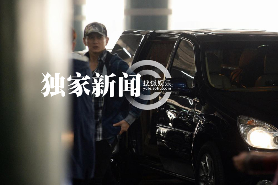 吴奇隆刘诗诗恩爱返京 忙工作分别离开