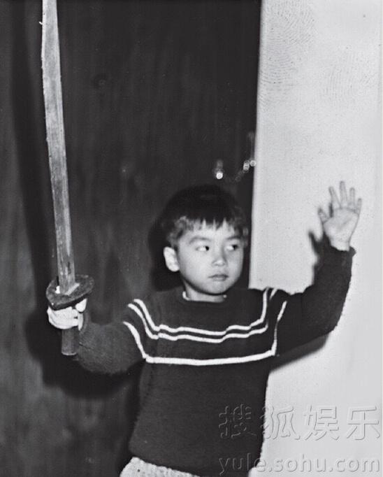 你能认出谁？明星扎堆晒童年照欢庆六一