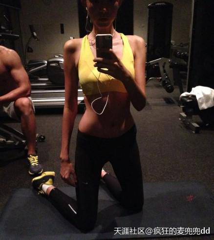 素颜未PS+好身材=真女神