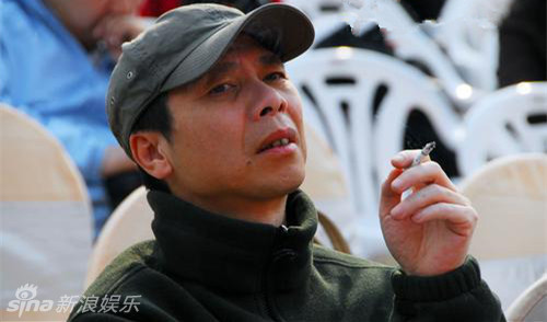 最严禁烟令实施 盘点明星销魂吸烟照