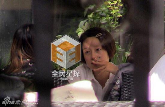 最严禁烟令实施 盘点明星销魂吸烟照