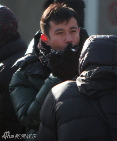 最严禁烟令实施 盘点明星销魂吸烟照