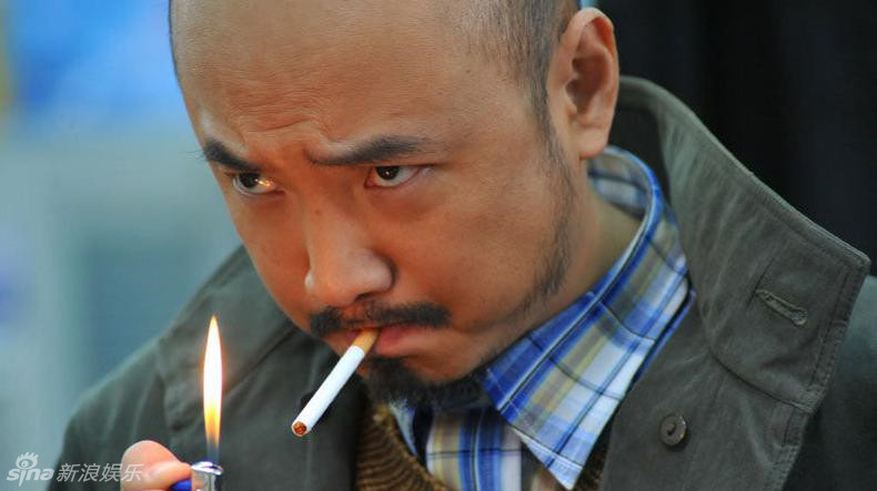 最严禁烟令实施 盘点明星销魂吸烟照