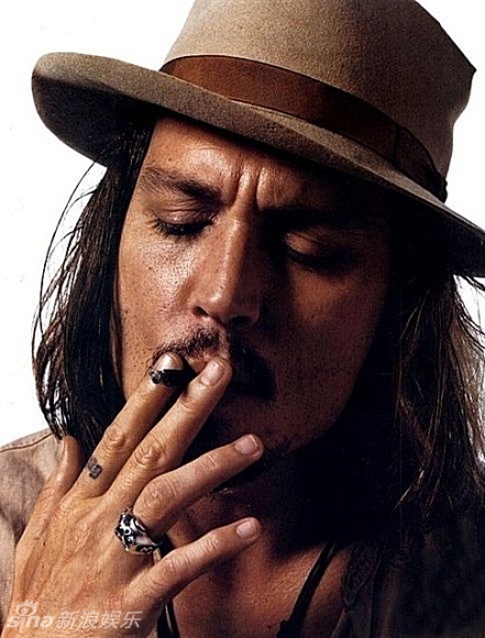 最严禁烟令实施 盘点明星销魂吸烟照