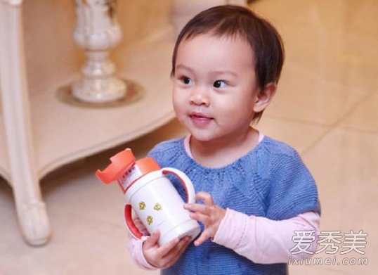 甜馨奥莉 盘点最具人气的明星宝宝