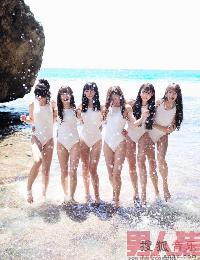 SNH48登《男人装》封面 尽显清纯气息 SNH48登《男人装》封面 尽显清纯气息