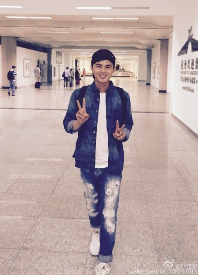 看明星情侣怎样公开恋情