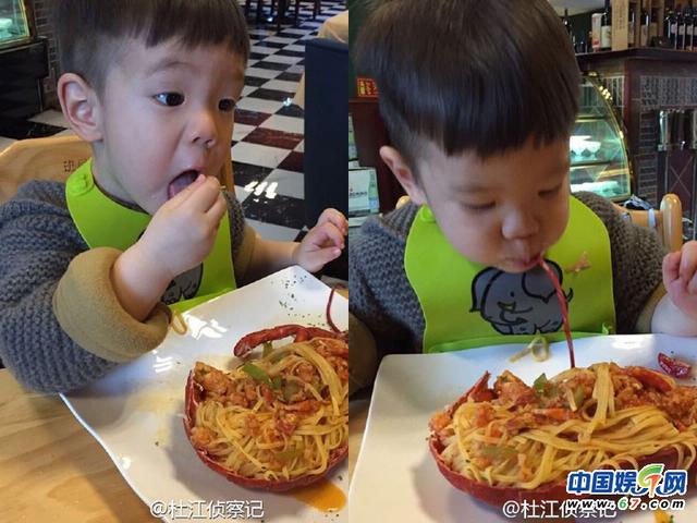 萌一脸血！图揭嗯哼大王各色吃相：娇羞舔糖 狰狞啃生菜