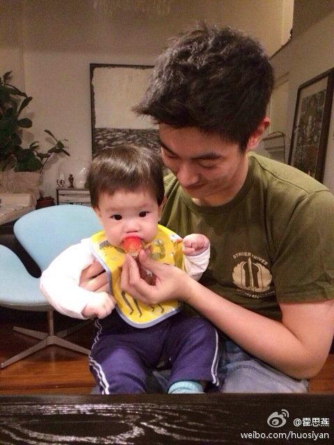 萌一脸血!图揭嗯哼大王各色吃相:娇羞舔糖 狰狞啃生菜