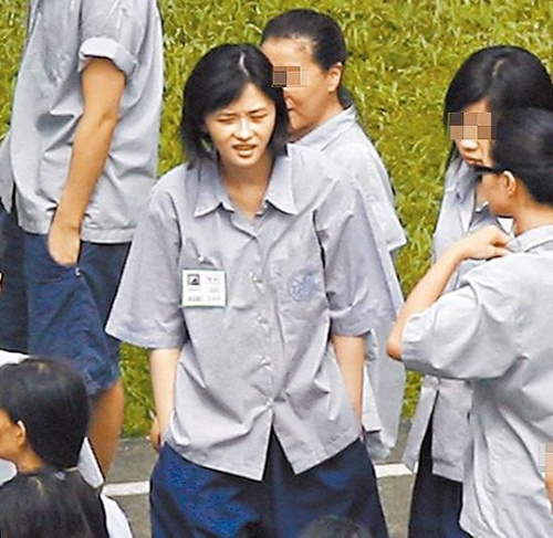 揭“毒星”惨烈下场：丧命癫狂 萎靡苟活