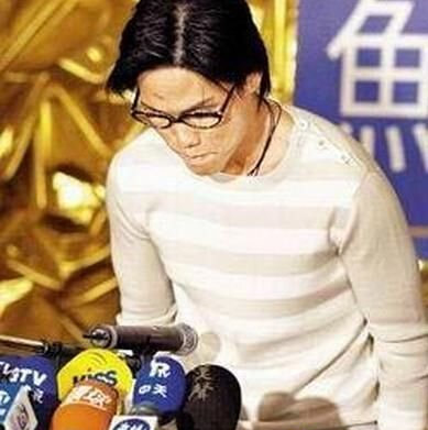 揭“毒星”惨烈下场：丧命癫狂 萎靡苟活