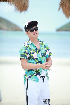 唐嫣柳岩塞班岛度假 跑男变身原住民热情狂舞 唐嫣柳岩塞班岛度假 跑男变身原住民热情狂舞