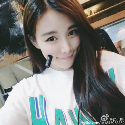 又现酒窝夹笔盖新技能 城里人是不让人活了！