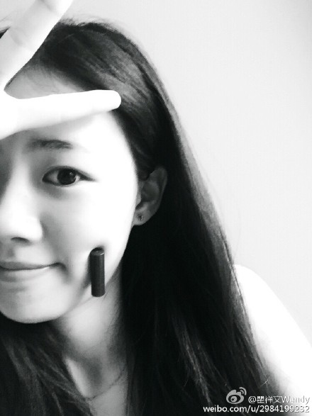 又现酒窝夹笔盖新技能 城里人是不让人活了！