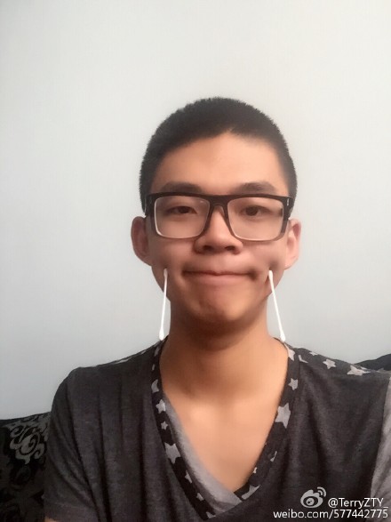 又现酒窝夹笔盖新技能 城里人是不让人活了! 又现酒窝夹笔盖新技能 城里人是不让人活了!