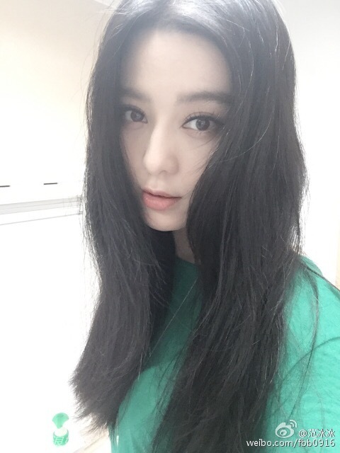 范冰冰疑遭李晨剪坏长发