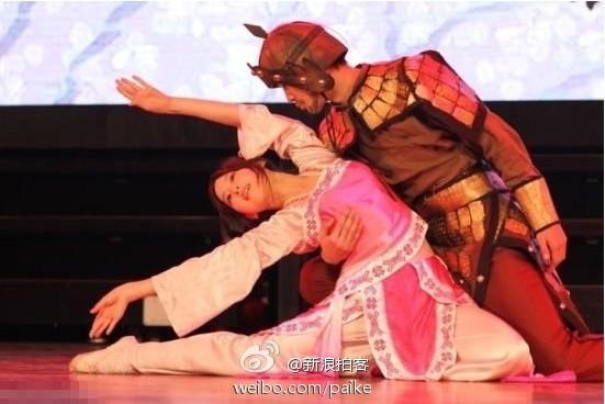 人生赢家 章泽天清华生涯：毕业就当刘太