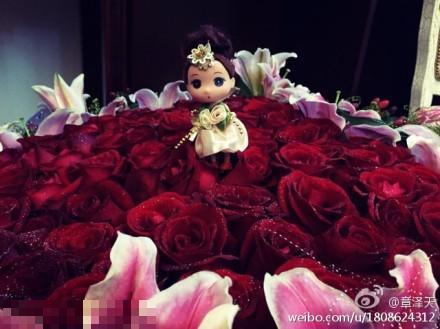 人生赢家 章泽天清华生涯：毕业就当刘太
