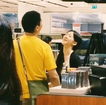 人生赢家 章泽天清华生涯：毕业就当刘太