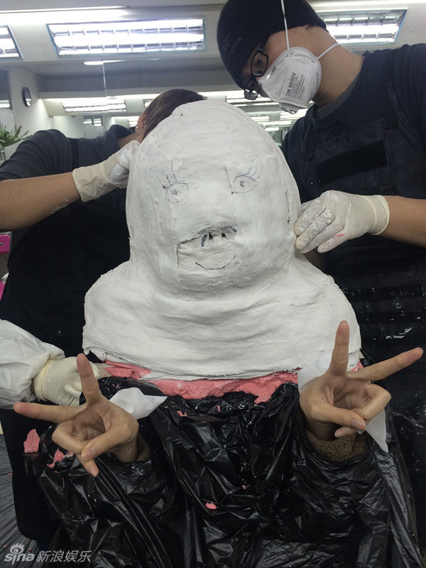 唐嫣曝光胖妞照 倒模花絮秒变木乃伊