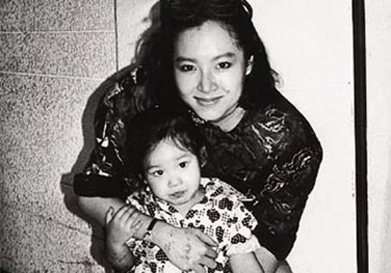 揭多婚女星神秘婚史 恬妞头婚被骗当“三太”