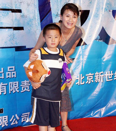 揭多婚女星神秘婚史 恬妞头婚被骗当“三太”