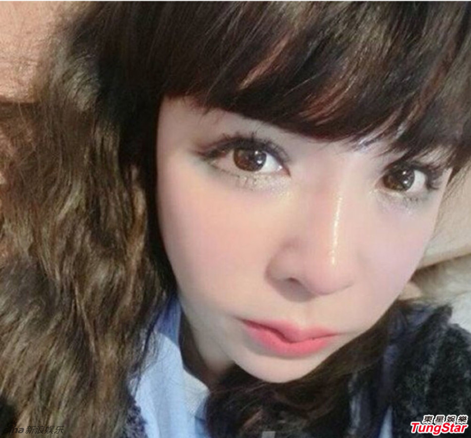 组图：惊呆了！50岁逆龄辣妈似90后 赞陶喆亲和