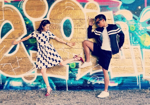 郑恺晒与女友合影承认恋情