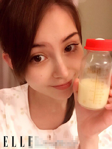 昆凌产后穿紧身裙约会闺蜜 腰细腿美身材如初