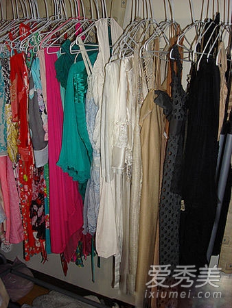 张雨绮衣帽间曝光 国内女星豪华衣橱PK