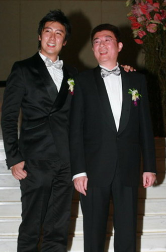 揭明星不为人知富亲戚秦海璐堂妹身家过亿