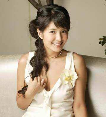 揭明星不为人知富亲戚秦海璐堂妹身家过亿