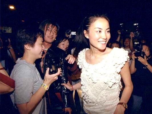 揭娱乐圈为爱痴狂女星 安雯贱卖房产替夫还债 揭娱乐圈为爱痴狂女星 安雯贱卖房产替夫还债