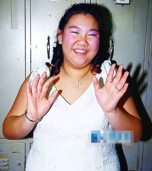 吓死宝宝 郑欣宜丰乳肥臀变身美人鱼PK谢安琪