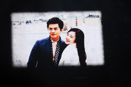 李健曝与老婆清秀合照 网友：郎才女貌