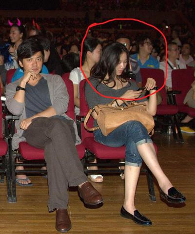 李健曝与老婆清秀合照 网友：郎才女貌