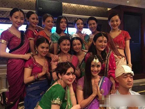 裸泳制服诱惑送超跑！明星庆生搏出位霸头条