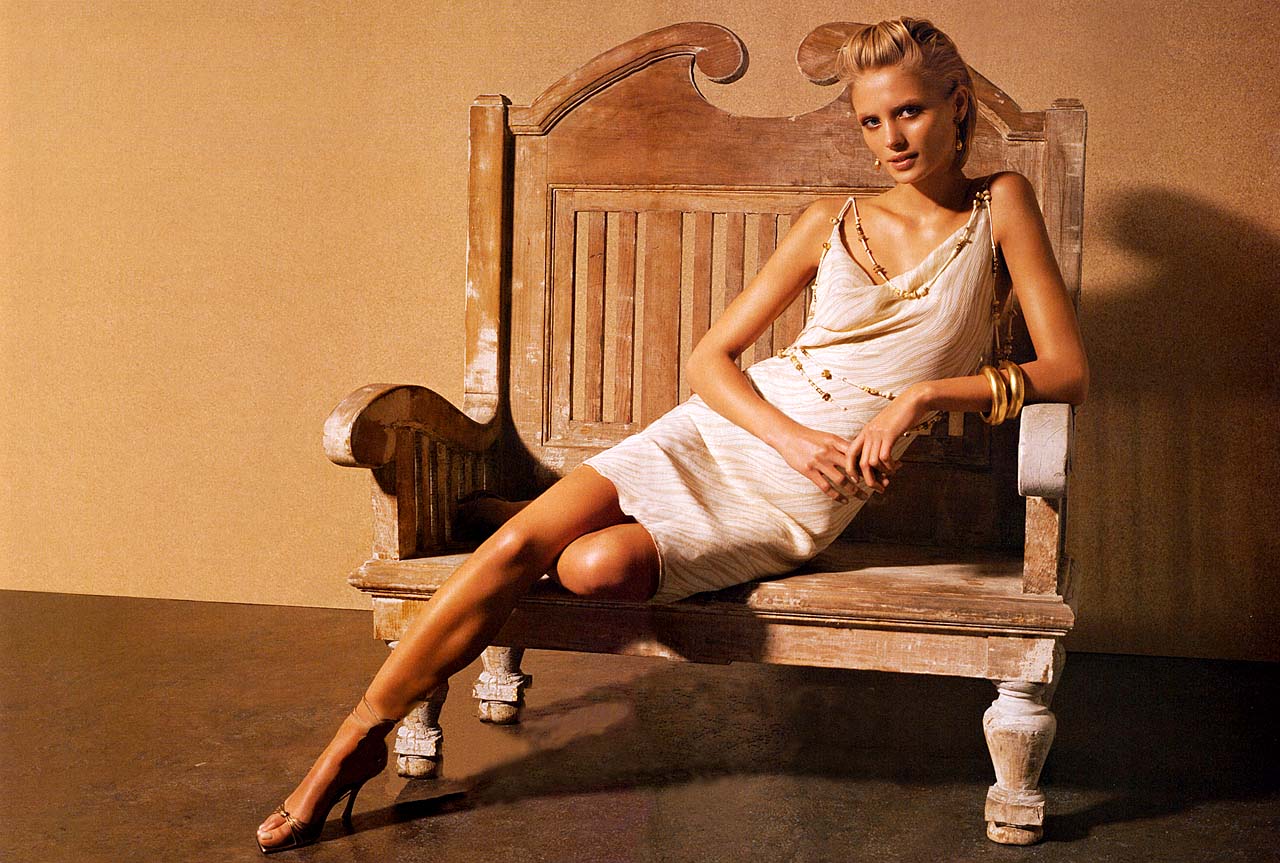 维秘天使冲浪致头颅骨折陷昏迷 或终生瘫痪