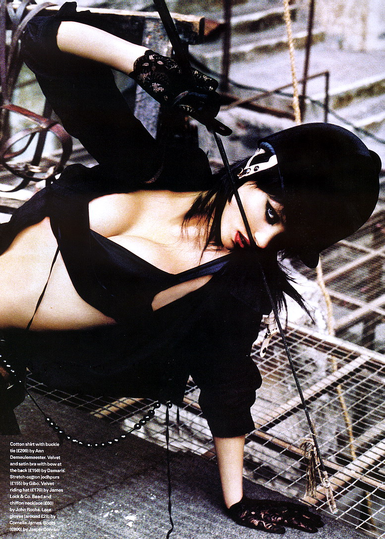 维秘天使冲浪致头颅骨折陷昏迷 或终生瘫痪