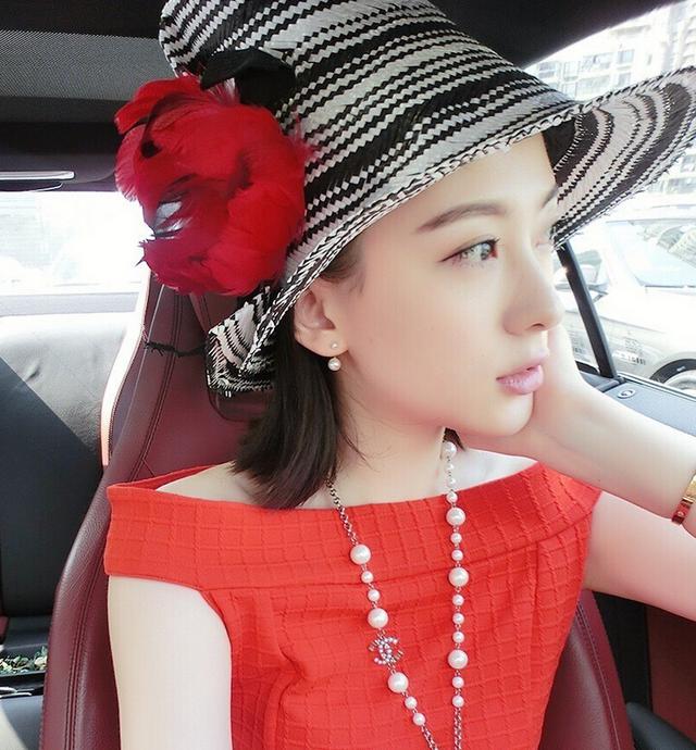 薛之谦被曝离婚 模特前妻美艳生活照曝光