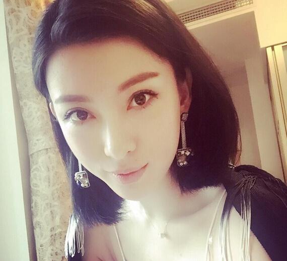 薛之谦被曝离婚 模特前妻美艳生活照曝光