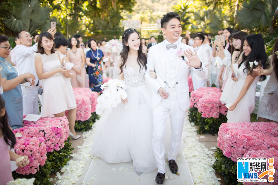 刘强东奶茶妹妹婚礼浪漫唯美